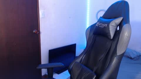 Snapshot of alid_17 chatting on January 14, 2025, 5:19 am Alid 17 online show from January 14, 2025, 5:19 am