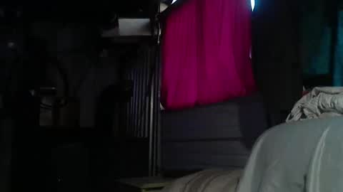 Snapshot of alienlifeproductions chatting on January 15, 2026, 1:37 pm AlienLifestyle Productions - A Gay Guy and his Straight Friend online show from January 15, 2026, 1:37 pm