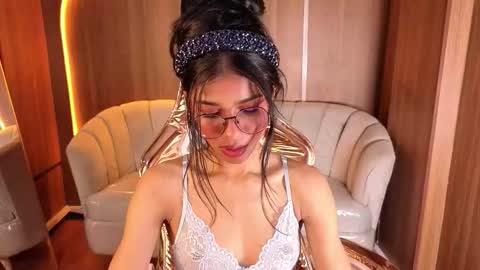 alina_b_ online show from March 5, 2026, 8:16 pm