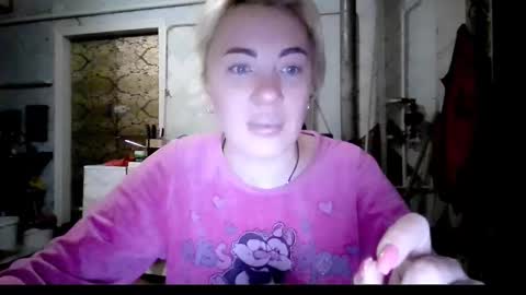 Snapshot of alinafrey_ chatting on February 5, 2026, 2:38 am Alina online show from February 5, 2026, 2:38 am