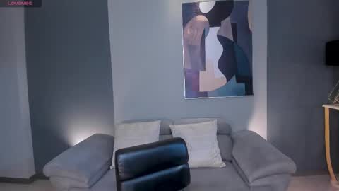 alinakravitz_ online show from March 19, 2026, 11:58 am