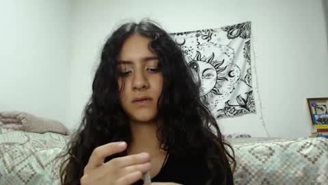 Snapshot of alinawoolf_ chatting on December 25, 2024, 4:33 am  Ali  online show from December 25, 2024, 4:33 am