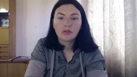 Snapshot of alinaxjames chatting on April 24, 2026, 7:44 am AlinaxJames online show from April 24, 2026, 7:44 am