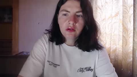 Snapshot of alinaxjames chatting on May 29, 2026, 8:34 am AlinaxJames online show from May 29, 2026, 8:34 am
