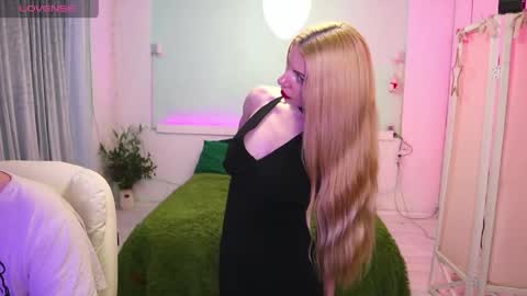 Alisa Aleks online show from April 18, 2026, 7:58 pm