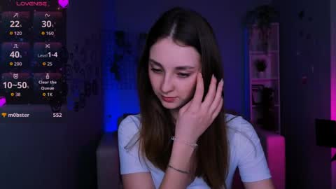 Alisa online show from April 15, 2026, 7:58 pm