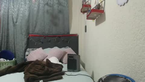 alisha_9997 online show from February 10, 2025, 3:03 am