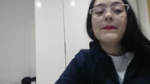 alisha_9997 online show from November 17, 2025, 5:52 pm