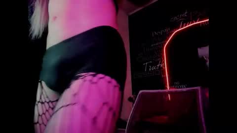 Snapshot of alishaa_nixx chatting on September 15, 2025, 3:50 am alishaa_nixx online show from September 15, 2025, 3:50 am