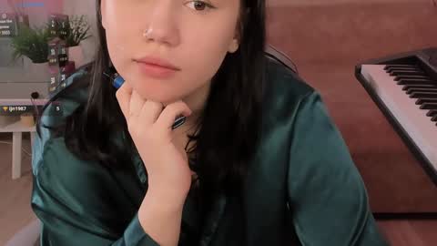 Snapshot of alisia_mars chatting on January 27, 2025, 8:51 am Alisia online show from January 27, 2025, 8:51 am