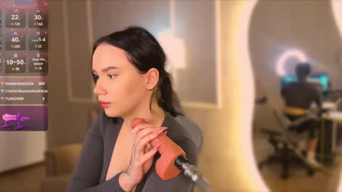 Snapshot of alisia_mars chatting on March 5, 2025, 8:43 am Alisia online show from March 5, 2025, 8:43 am