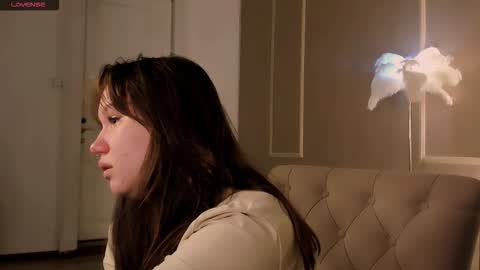 Snapshot of alisia_mars chatting on September 18, 2025, 7:43 am Alisia online show from September 18, 2025, 7:43 am