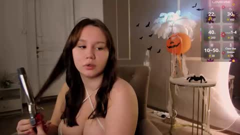 Snapshot of alisia_mars chatting on October 24, 2025, 9:28 am Alisia online show from October 24, 2025, 9:28 am