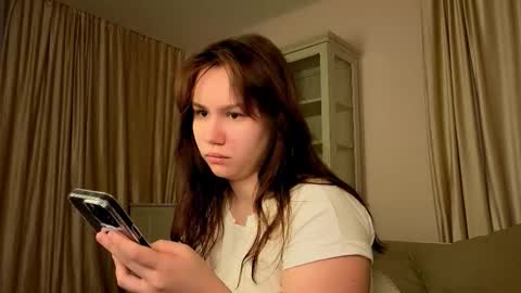 Snapshot of alisia_mars chatting on November 13, 2025, 8:13 am Alisia online show from November 13, 2025, 8:13 am