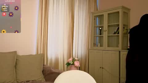 Snapshot of alisia_mars chatting on November 26, 2025, 8:04 am Alisia online show from November 26, 2025, 8:04 am