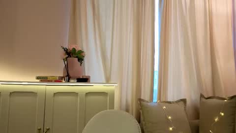 Snapshot of alisia_mars chatting on February 4, 2026, 7:47 am Alisia online show from February 4, 2026, 7:47 am