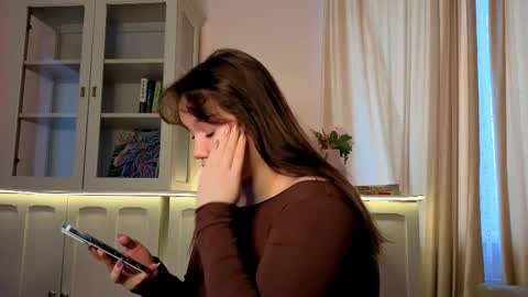 Snapshot of alisia_mars chatting on February 18, 2026, 6:42 am Alisia online show from February 18, 2026, 6:42 am