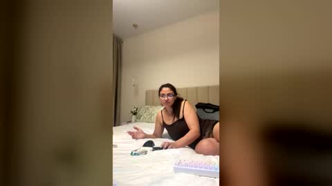 Alicia online show from June 20, 2026, 7:05 pm