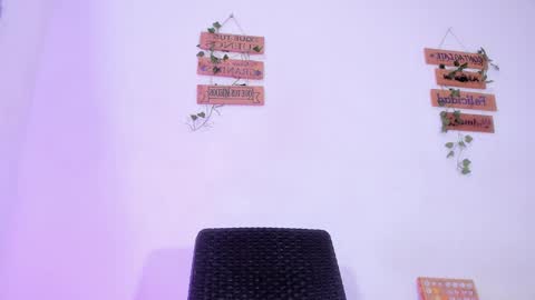 Alisia online show from March 27, 2026, 6:19 am