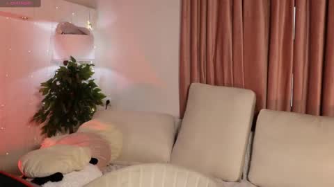 Snapshot of alissa_styles chatting on March 1, 2025, 12:34 pm Alissa online show from March 1, 2025, 12:34 pm