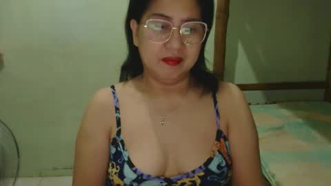 alissalove18 online show from April 17, 2026, 9:07 pm