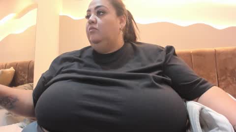 Snapshot of alisson_am chatting on February 9, 2026, 11:14 am Alisson online show from February 9, 2026, 11:14 am