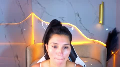 alisson_tx_ online show from April 12, 2026, 7:57 am