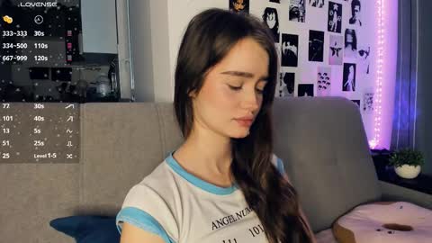 Alivia online show from December 15, 2025, 10:08 am