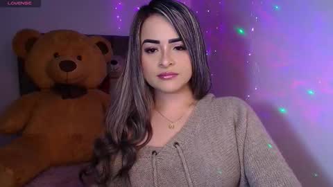  Alix  online show from November 19, 2025, 11:38 pm