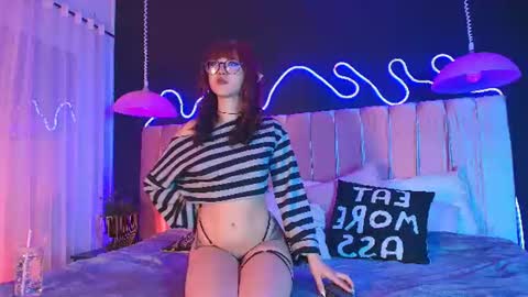Snapshot of alixx_von_d chatting on July 1, 2026, 11:34 am Ali online show from July 1, 2026, 11:34 am