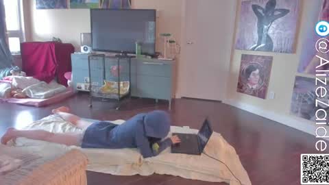 Alize Zaide online show from February 18, 2025, 7:09 pm