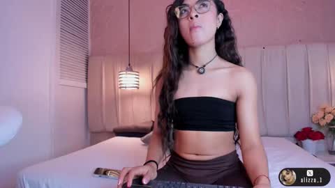 alizza_ online show from February 11, 2026, 11:37 am