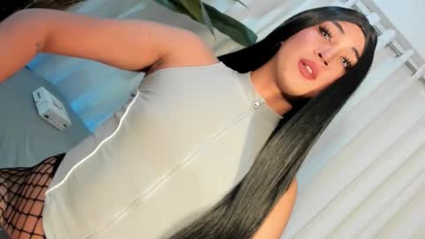Miss Gia online show from October 7, 2025, 1:52 pm