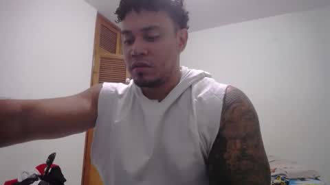 allen_ferrer10 online show from May 7, 2026, 3:12 am