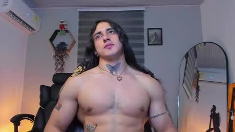 independent model 3 online show from December 14, 2025, 5:24 am