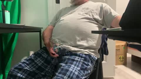 Allergictolove online show from January 1, 2025, 4:18 am