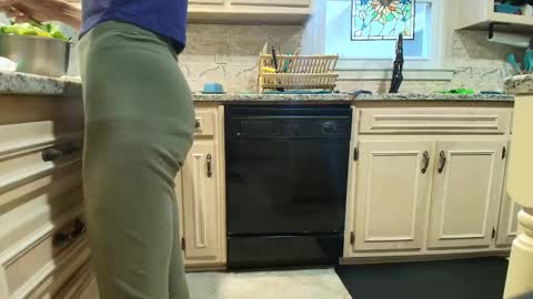 Snapshot of allgood4u chatting on January 17, 2026, 9:29 pm wishlist on bio online show from January 17, 2026, 9:29 pm