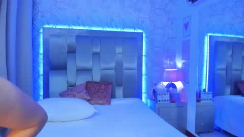 AlliceWinter online show from November 6, 2025, 11:55 am