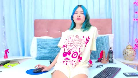 Allicia online show from October 21, 2025, 7:14 pm