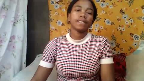 Snapshot of alliciax632770q chatting on July 6, 2026, 12:35 pm alliciax632770q online show from July 6, 2026, 12:35 pm