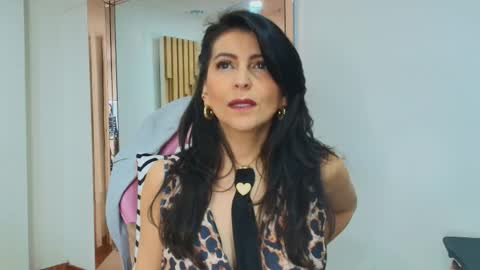 Aliie  online show from September 26, 2025, 11:58 am