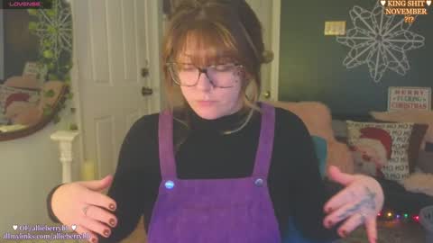 Snapshot of allieberrybb chatting on December 3, 2024, 4:50 pm  bb  online show from December 3, 2024, 4:50 pm