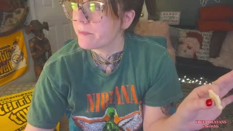 Snapshot of allieberrybb chatting on December 23, 2024, 3:18 am  bb  online show from December 23, 2024, 3:18 am