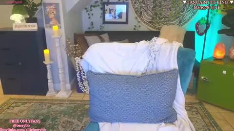 Snapshot of allieberrybb chatting on January 6, 2025, 10:24 am  bb  online show from January 6, 2025, 10:24 am