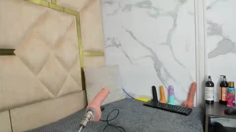 allison_69ts online show from November 13, 2025, 5:17 am