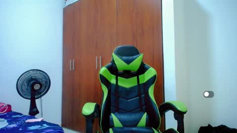  Alisson online show from December 24, 2024, 9:33 pm