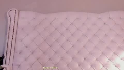 Snapshot of allison_owenns chatting on May 8, 2026, 4:18 am Allison Owenns online show from May 8, 2026, 4:18 am