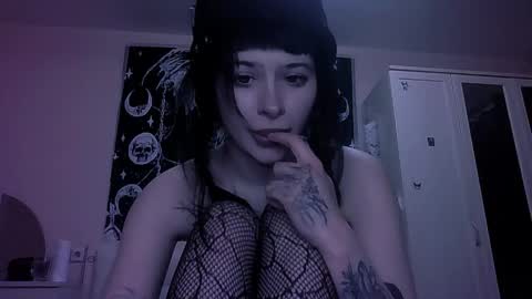 Alis online show from April 8, 2026, 7:47 pm