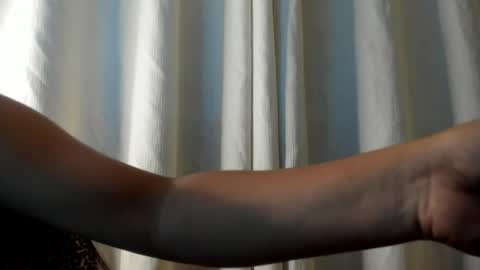 alison  online show from April 12, 2026, 11:48 am