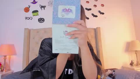 allisson online show from October 31, 2025, 12:06 pm